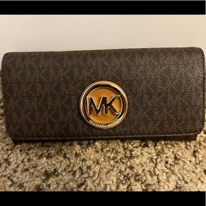 Michael Kors Fulton Continental Wallet